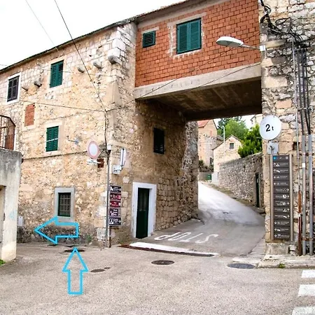 Madona Di Appartement