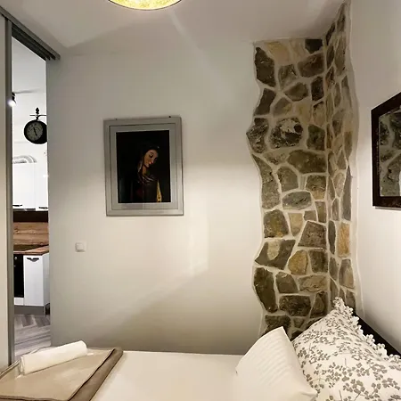 Madona Di Appartement Sinj